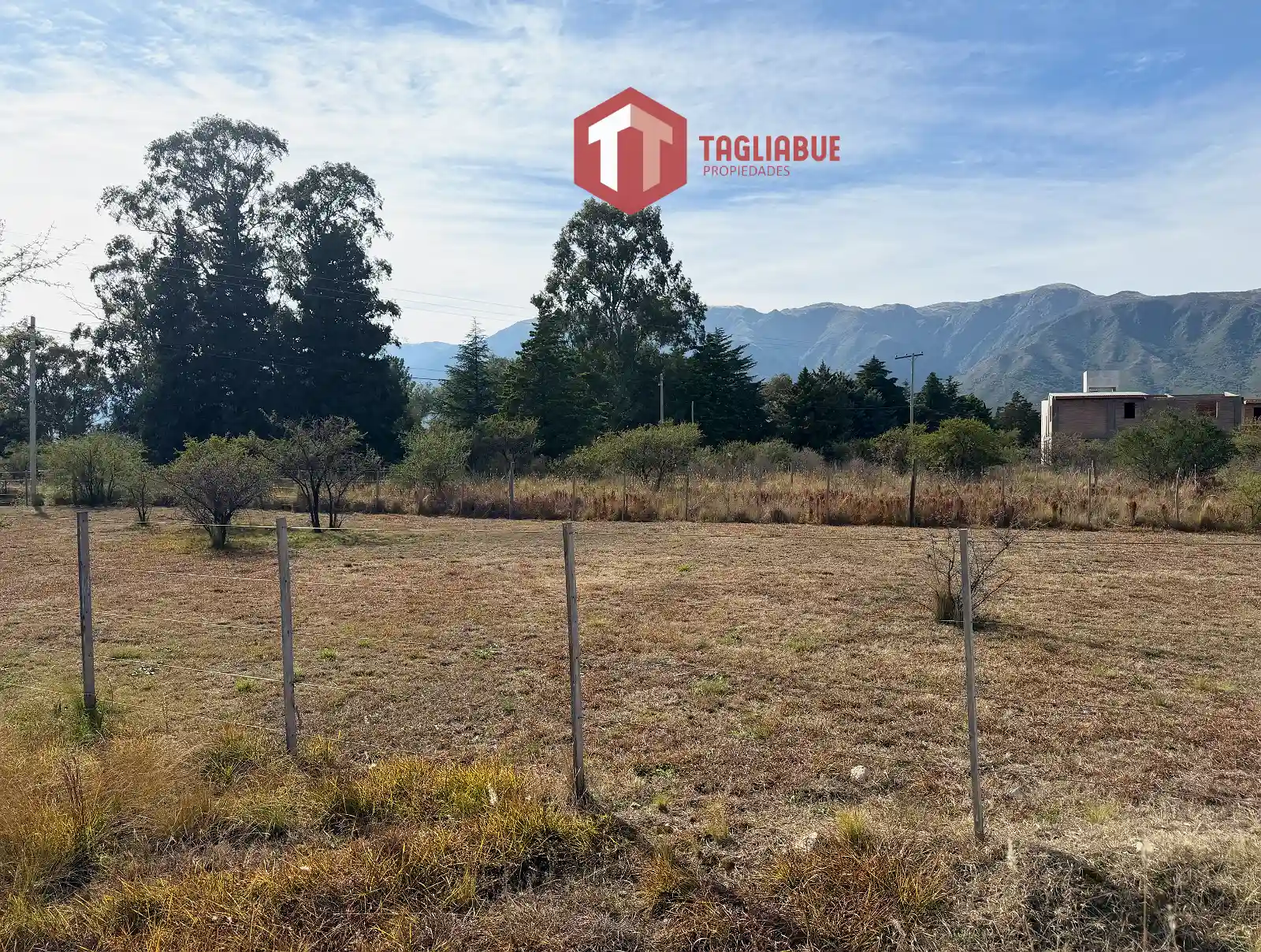 terreno en esquina en Cortaderas