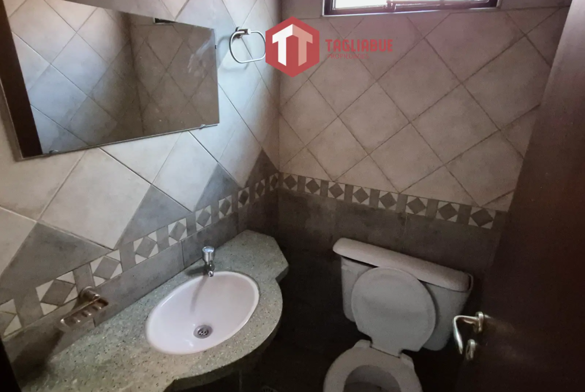 local comercial en avenida principal en Merlo