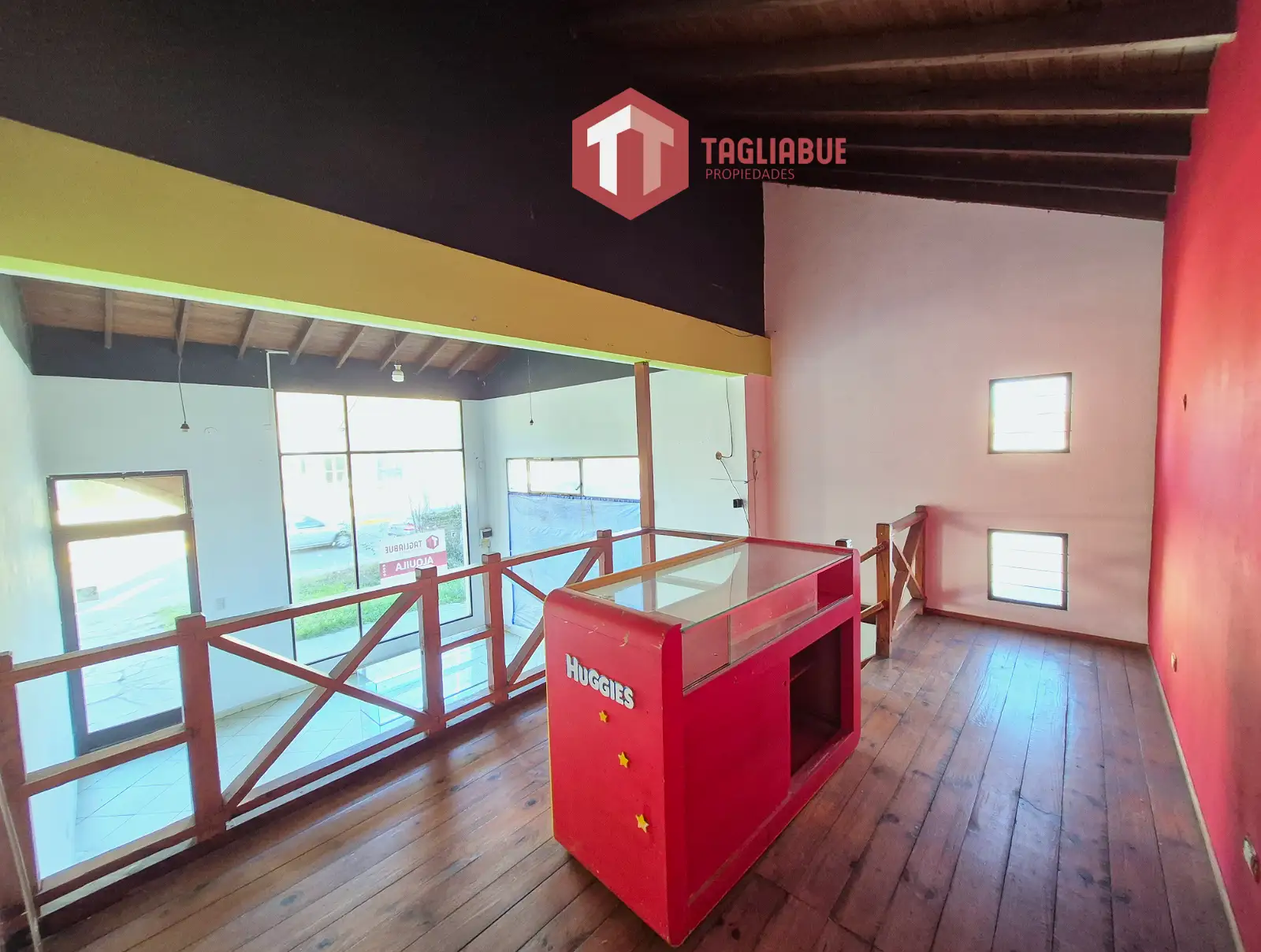 local comercial en avenida principal en Merlo